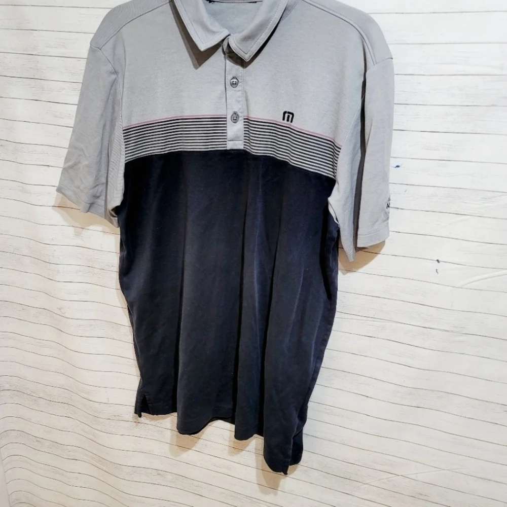 TRAVIS MATHEW GOLF CLUB TEE, GRAY & BLACK STRIPE SZ MEDIUM